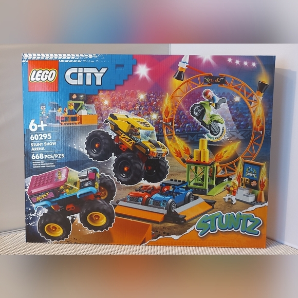 Lego City 60295 Stunt Show Arena Stuntz Building Set - Picture 4 of 4
